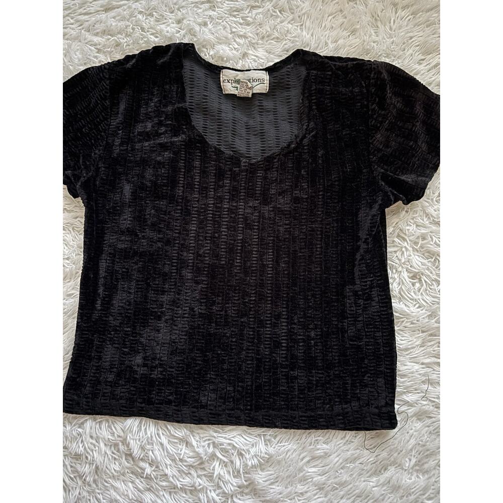 Vintage Explorations women's sz. L black velvet short sleeved top. Cute, fun